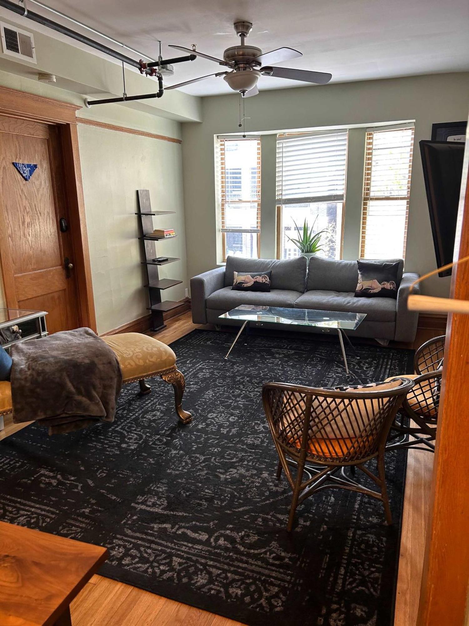 Blue Room In Dorothy'S Bnb Chicago Esterno foto