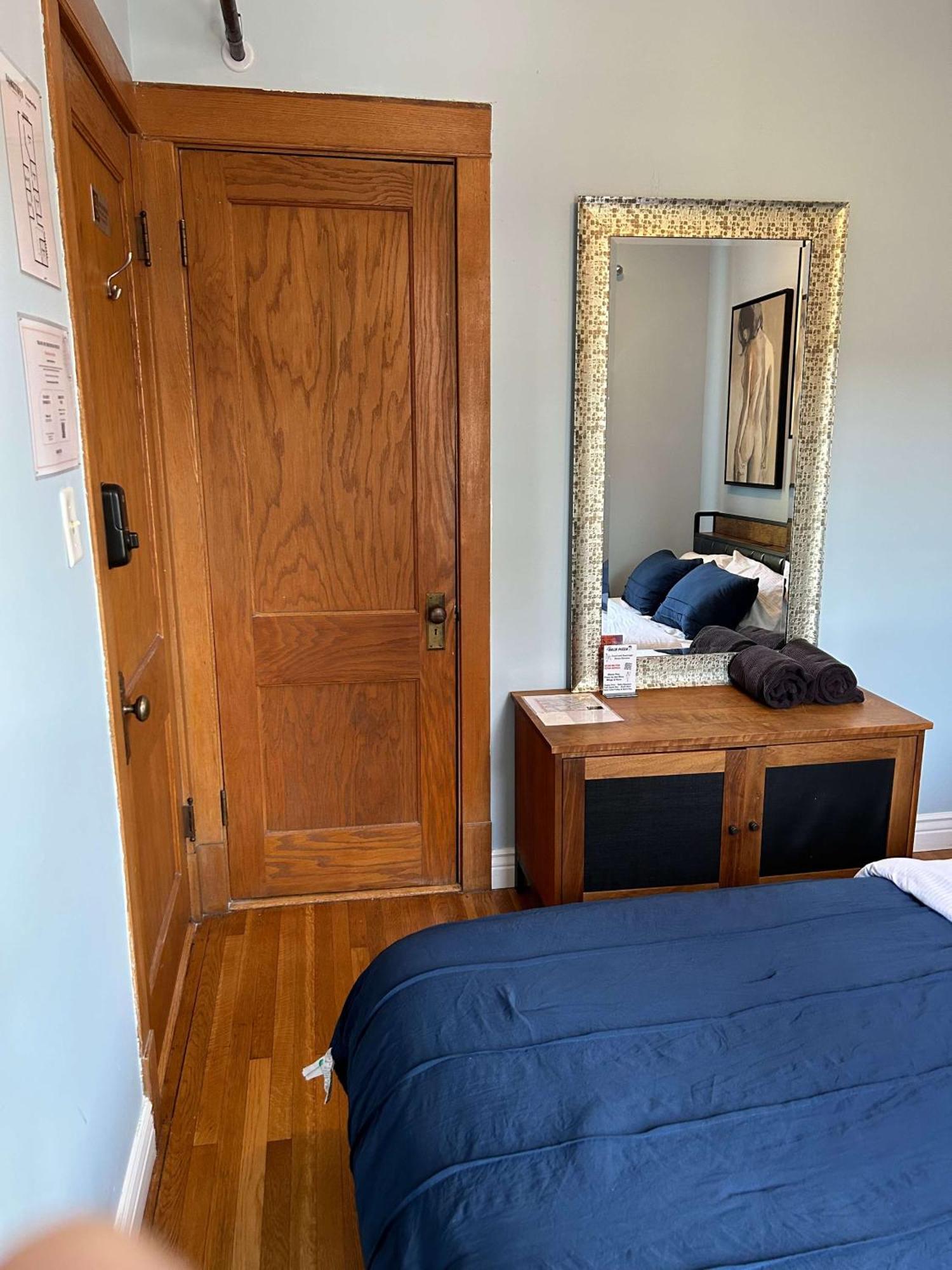 Blue Room In Dorothy'S Bnb Chicago Esterno foto